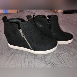 Torrid Size 11W Wedge Sneaker